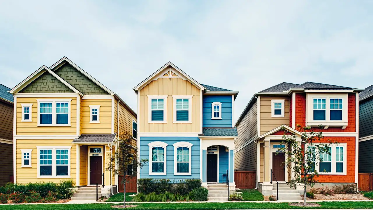 Why Neighborhood Choice Matters in Home Buying