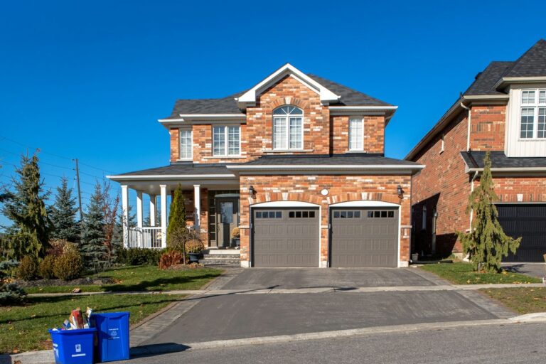 Creating a Functional and Stylish Garage Space for Modern Homes